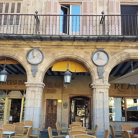 Apartment Duplex En Plena Plaza Mayor Con Decoracion Barroca