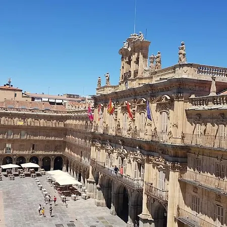 Apartament Duplex En Plena Plaza Mayor Con Decoracion Barroca Salamanka